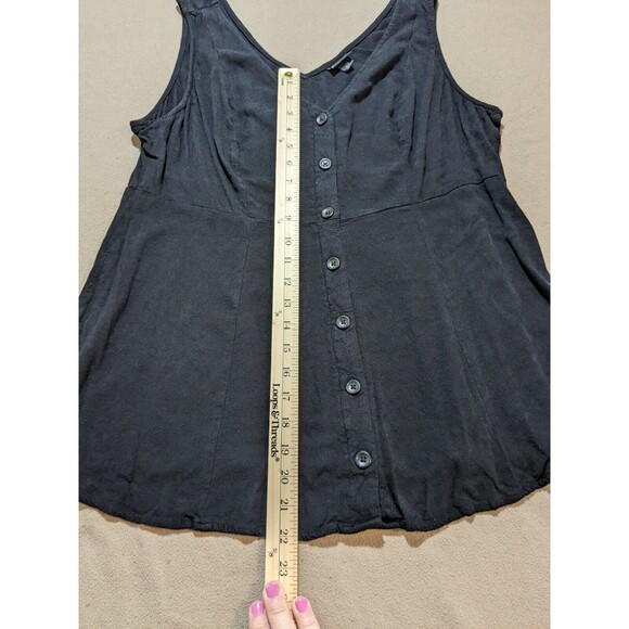 Torrid Women's Fit And Flare Jacquard Button-Front Tank Black size 2 - Picture 9 of 9